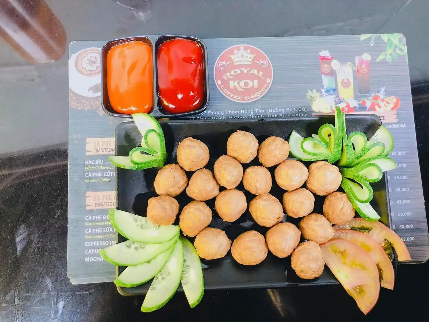 Khám phá Royal Koi Coffee Garden, thiên đường cafe cá Koi 5
