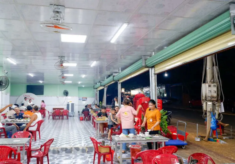 Nhớ m&atilde;i qu&aacute;n Ốc Chiều thơm ngon giữa l&ograve;ng th&agrave;nh phố 3
