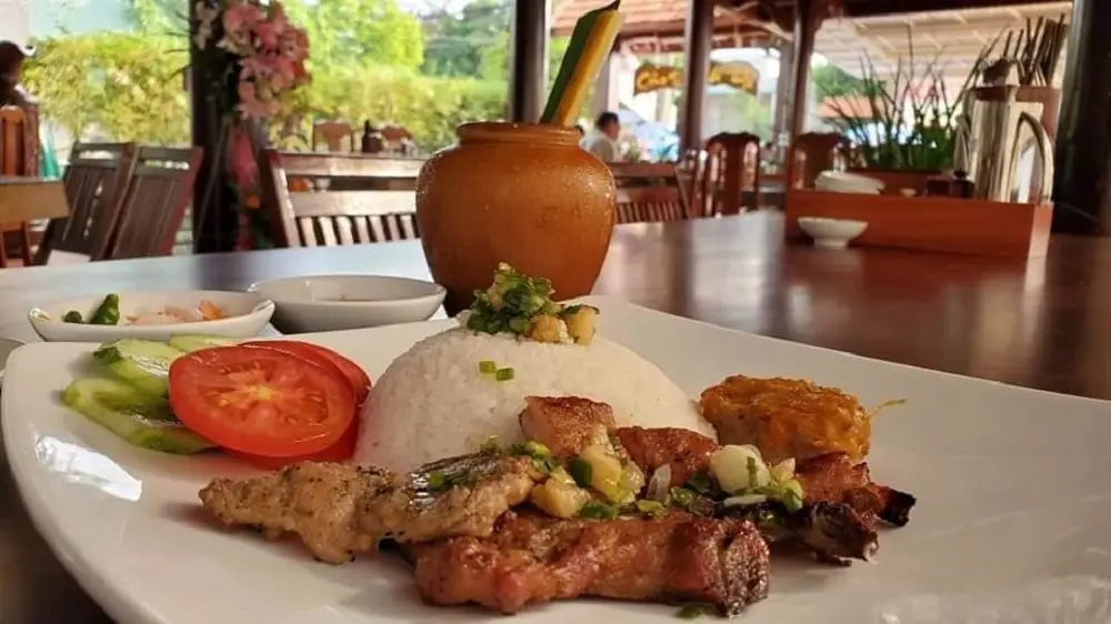 Vỹ Dạ Qu&aacute;n nh&agrave; h&agrave;ng kh&ocirc;ng thể bỏ qua khi đến B&igrave;nh Phước 7