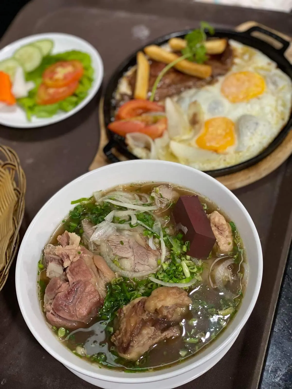 Vỹ Dạ Qu&aacute;n nh&agrave; h&agrave;ng kh&ocirc;ng thể bỏ qua khi đến B&igrave;nh Phước 3