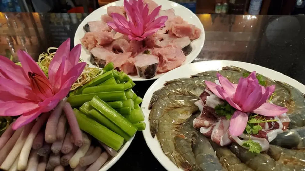 Vỹ Dạ Qu&aacute;n nh&agrave; h&agrave;ng kh&ocirc;ng thể bỏ qua khi đến B&igrave;nh Phước 5