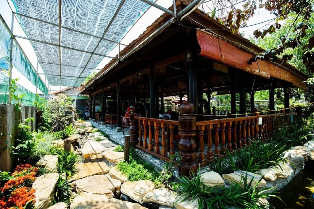 Đến Trầm Koi Garden Coffee tận hưởng không gian nhà vườn an tĩnh