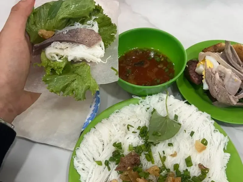 10 qu&aacute;n b&aacute;nh hỏi l&ograve;ng heo chuẩn vị B&igrave;nh Thuận h&uacute;t kh&aacute;ch gần xa 3