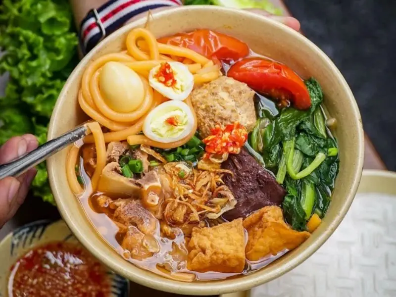 B&uacute;n đỏ Đăk Lăk: M&oacute;n ăn g&acirc;y thương nhớ, muốn ăn phải canh giờ 8