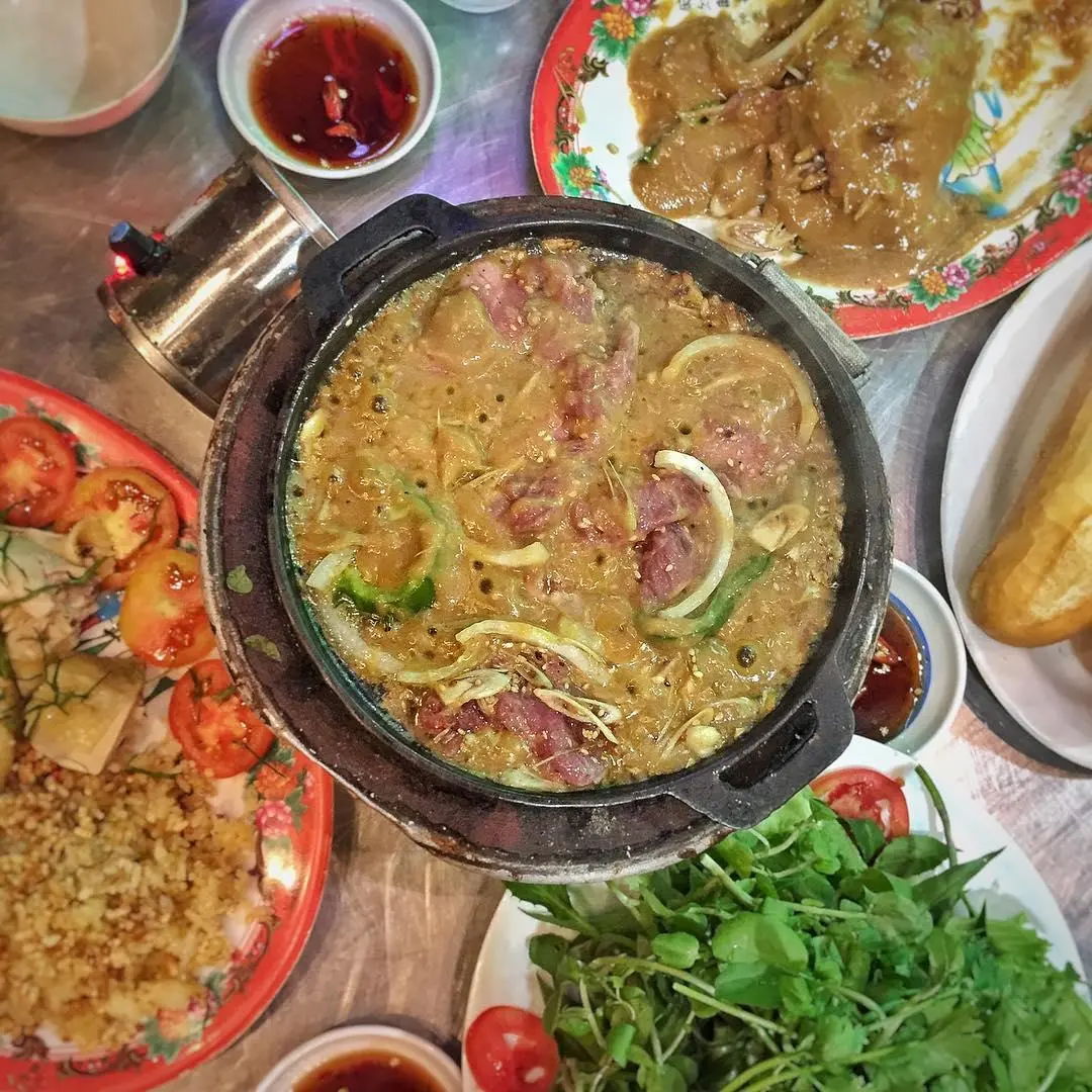 Đậm đ&agrave; m&oacute;n b&ograve; nh&uacute;ng me C&agrave; Te qu&aacute;n 3