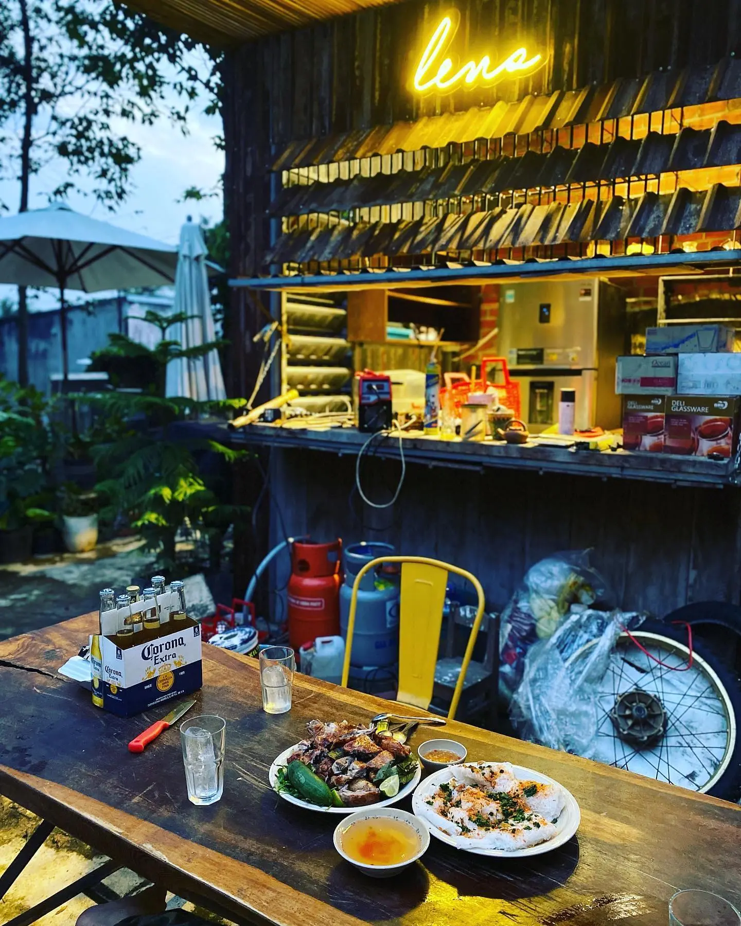Đến House of Lens Coffee để đổi lấy một mớ b&igrave;nh y&ecirc;n 7