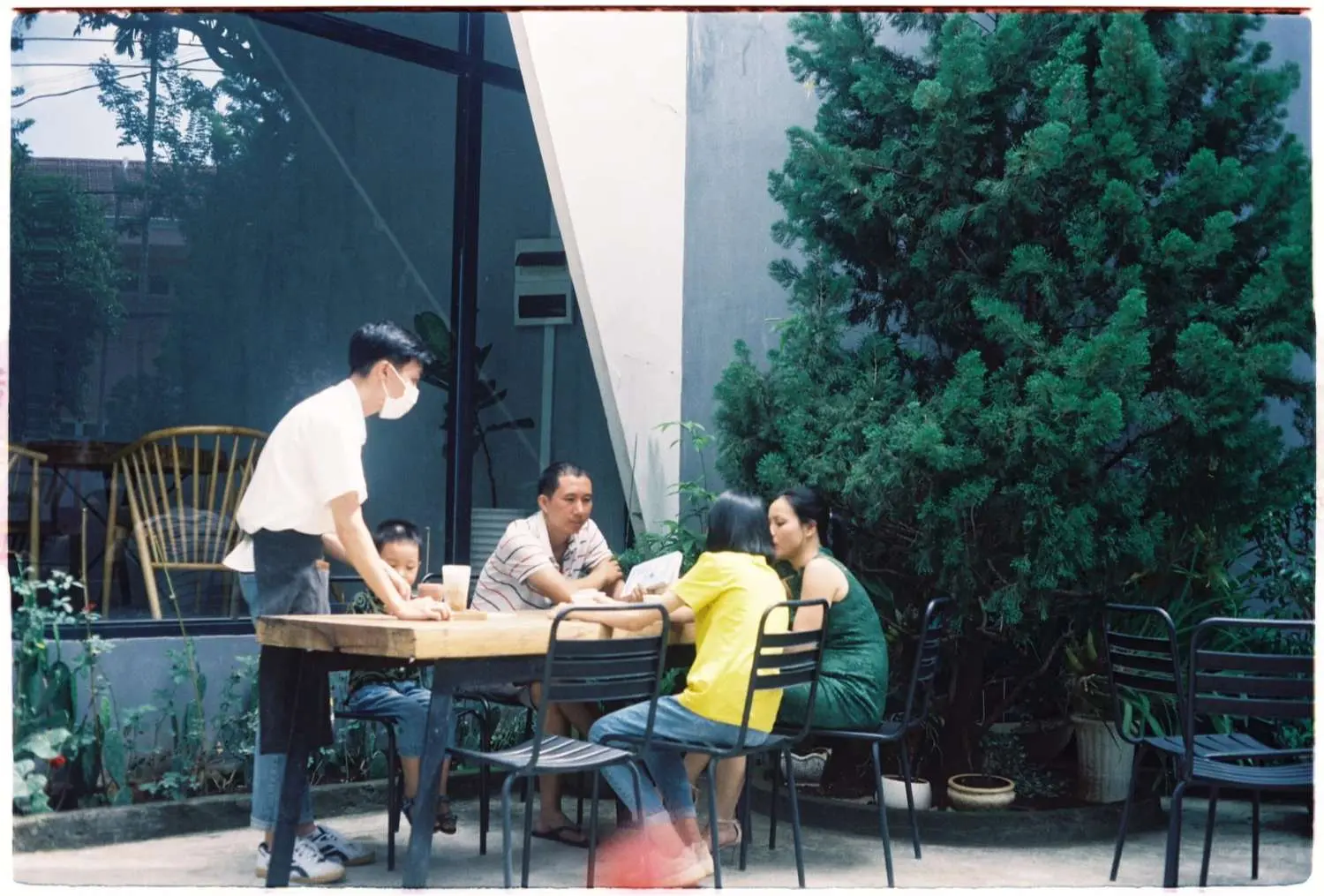 Gh&eacute; SOUL Roastery BMT để thưởng thức hương vị c&agrave; ph&ecirc; phin chuẩn Ban M&ecirc; 14