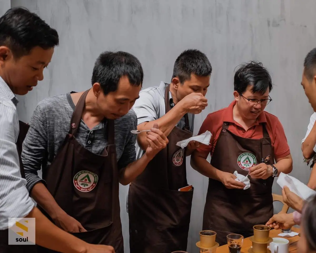 Gh&eacute; SOUL Roastery BMT để thưởng thức hương vị c&agrave; ph&ecirc; phin chuẩn Ban M&ecirc; 17