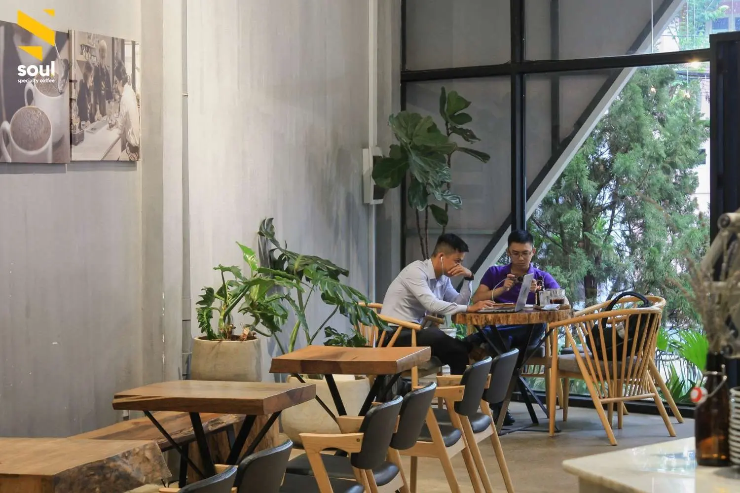 Gh&eacute; SOUL Roastery BMT để thưởng thức hương vị c&agrave; ph&ecirc; phin chuẩn Ban M&ecirc; 13