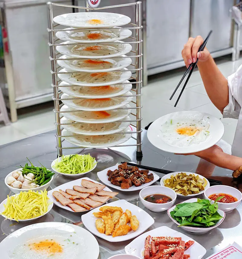 Kh&aacute;m ph&aacute; m&oacute;n b&aacute;nh ướt đĩa chồng Bu&ocirc;n Ma Thuột ngon qu&ecirc;n lối về 10