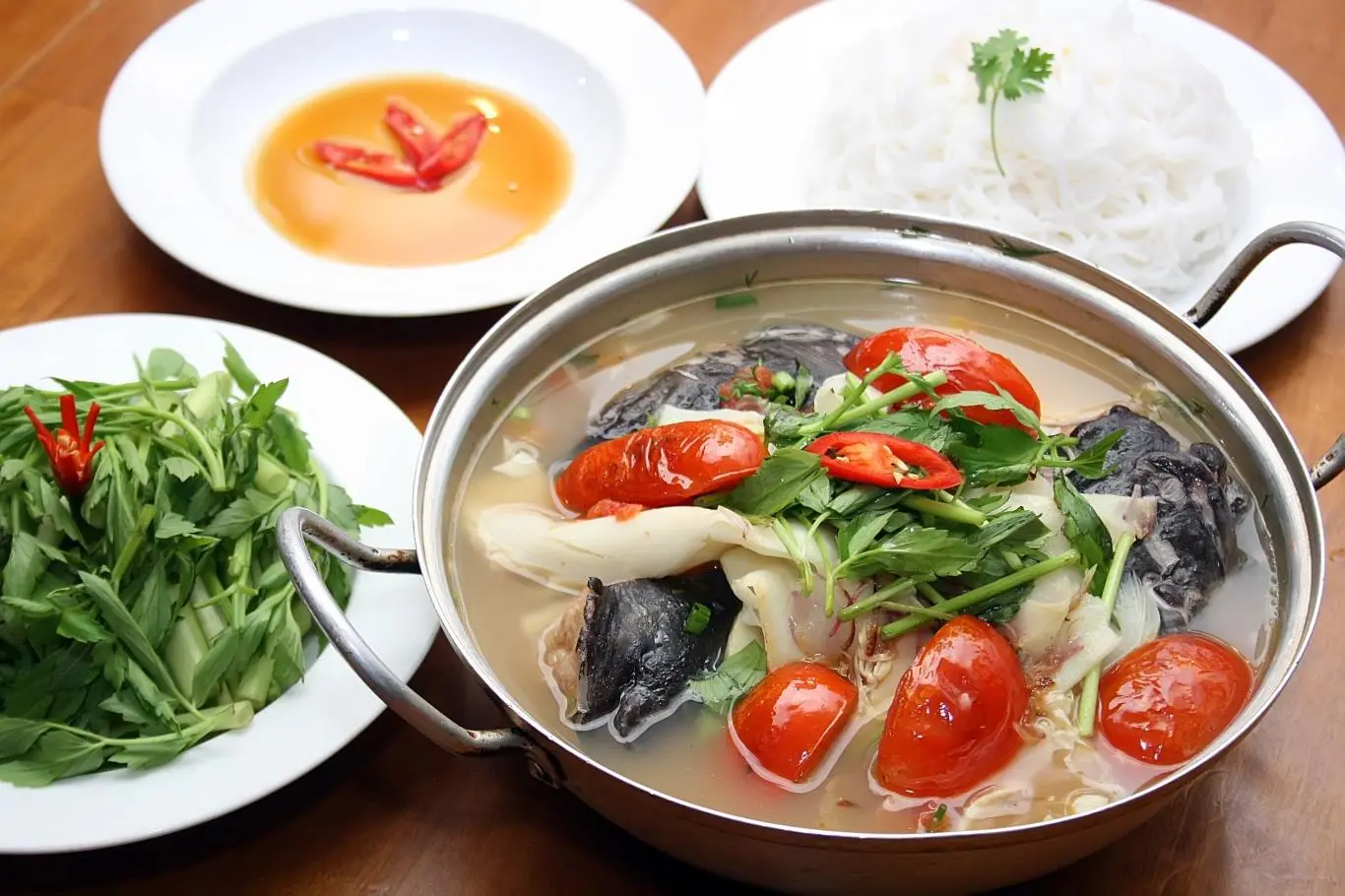 Thưởng thức ngay m&oacute;n Lẩu c&aacute; lăng Bu&ocirc;n Ma Thuột ngon nức tiếng 5