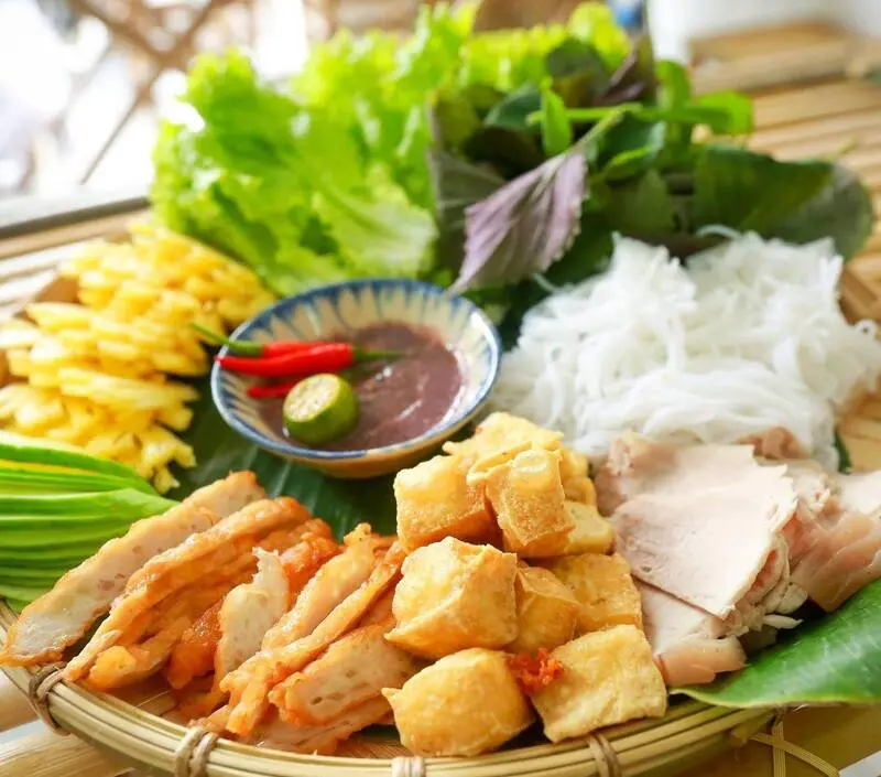 Top 7 qu&aacute;n b&uacute;n đậu mắm t&ocirc;m Bu&ocirc;n Ma Thuột đậm đ&agrave;, chuẩn vị kh&oacute; qu&ecirc;n 4