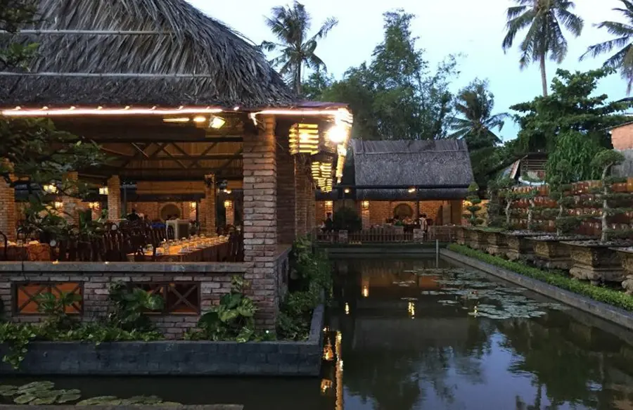 Đến nh&agrave; h&agrave;ng L&agrave;ng Xưa kh&aacute;m ph&aacute; kh&ocirc;ng gian ẩm thực đồng qu&ecirc; độc đ&aacute;o 3