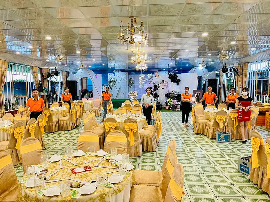 Gh&eacute; ẩm thực hải sản Ho&agrave;ng Hổ thưởng thức m&oacute;n ngon ba miền 6