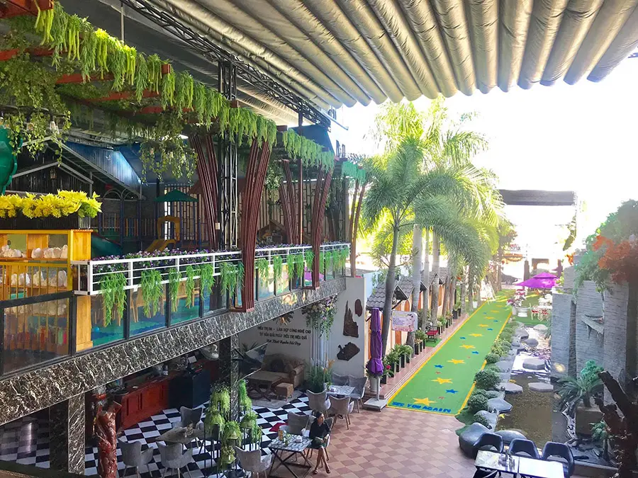 Huỳnh Hương Caf&eacute;, khu vườn cổ t&iacute;ch giữa l&ograve;ng C&agrave; Mau 3
