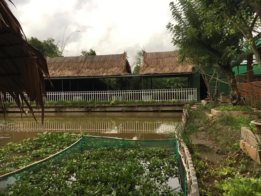 Nh&agrave; h&agrave;ng s&acirc;n vườn Nhị Đệ, qu&aacute;n ăn ngo&agrave;i trời nức tiếng ở Đất Mũi 5
