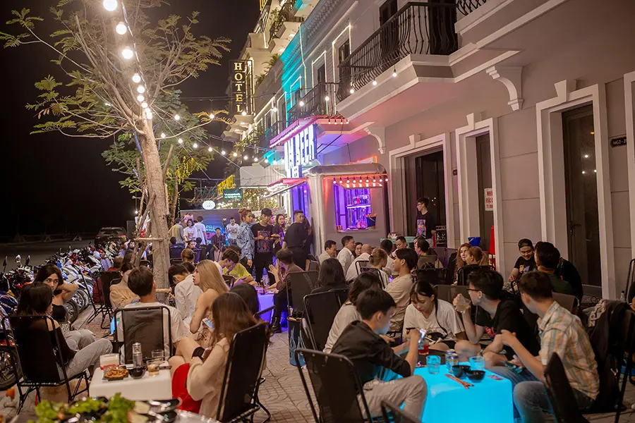 OM Beer, tọa độ họp mặt bạn b&egrave; cực chất v&agrave;o dịp cuối tuần 3