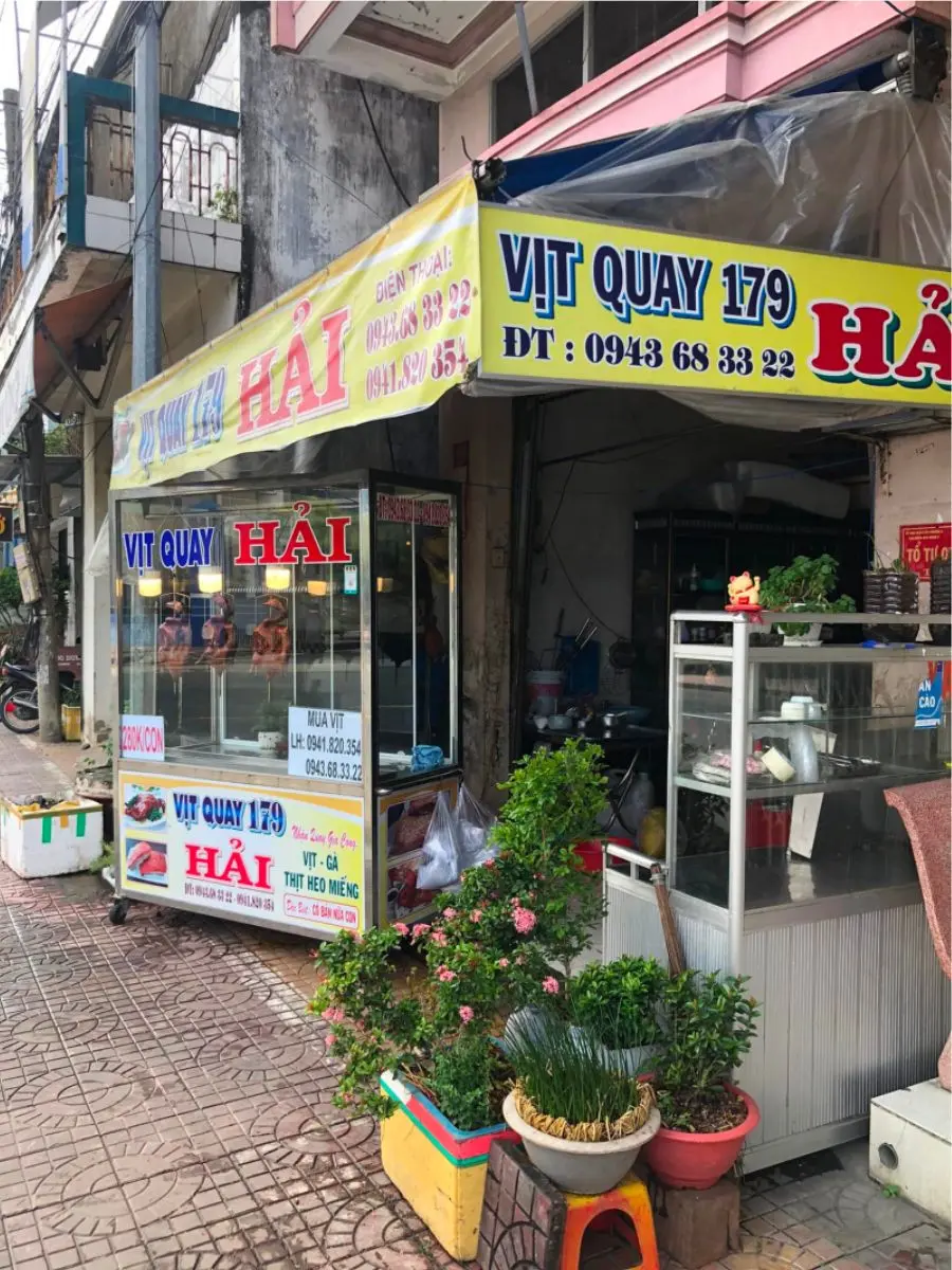 Top qu&aacute;n vịt quay C&agrave; Mau ngon bổ rẻ cực h&uacute;t kh&aacute;ch 4