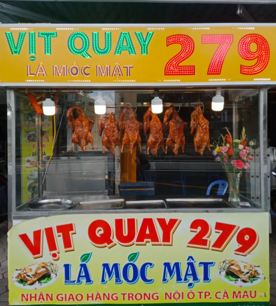 Top qu&aacute;n vịt quay C&agrave; Mau ngon bổ rẻ cực h&uacute;t kh&aacute;ch 3