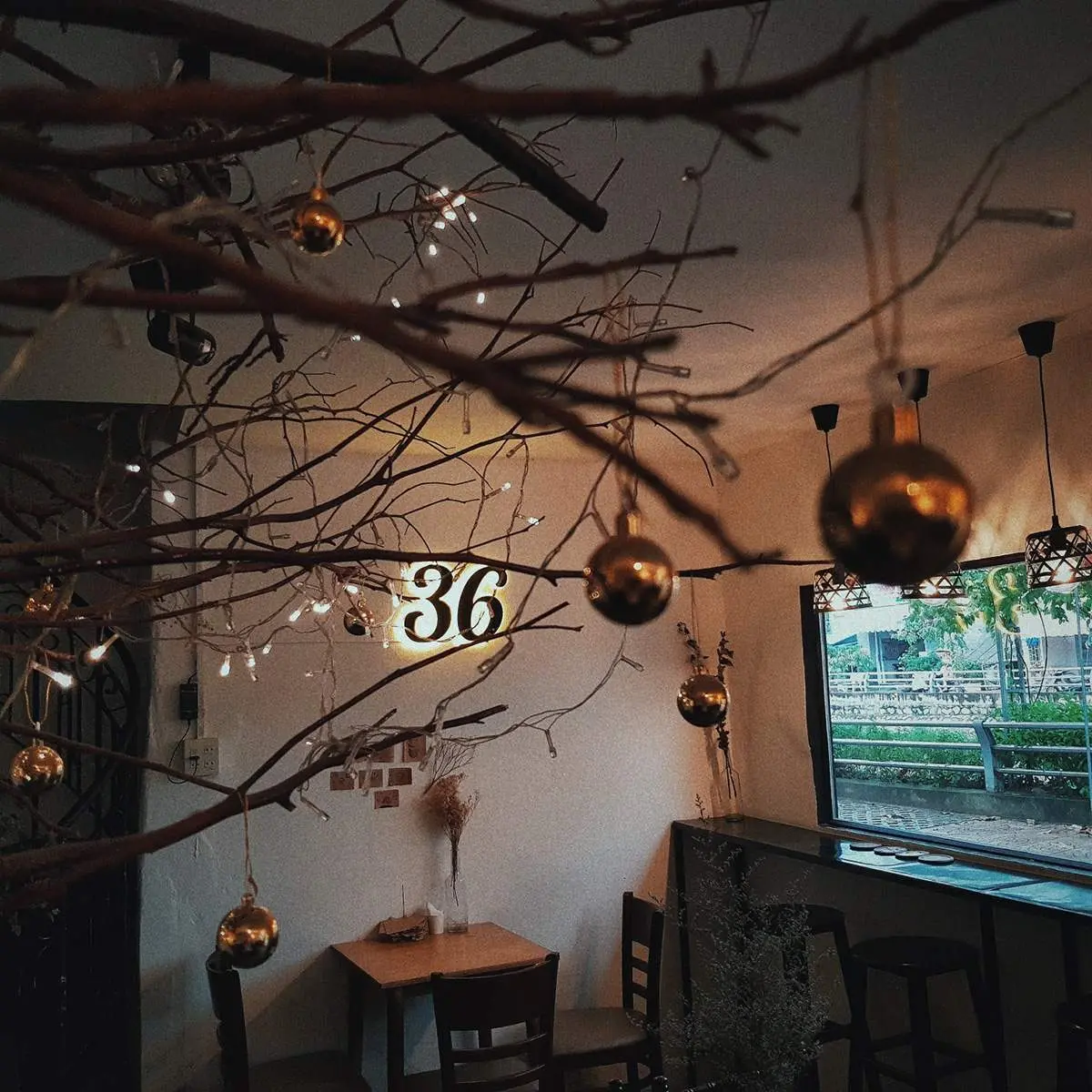 36 Coffee Studio v&agrave; kh&ocirc;ng gian tinh tế của sắc m&agrave;u tương phản 2