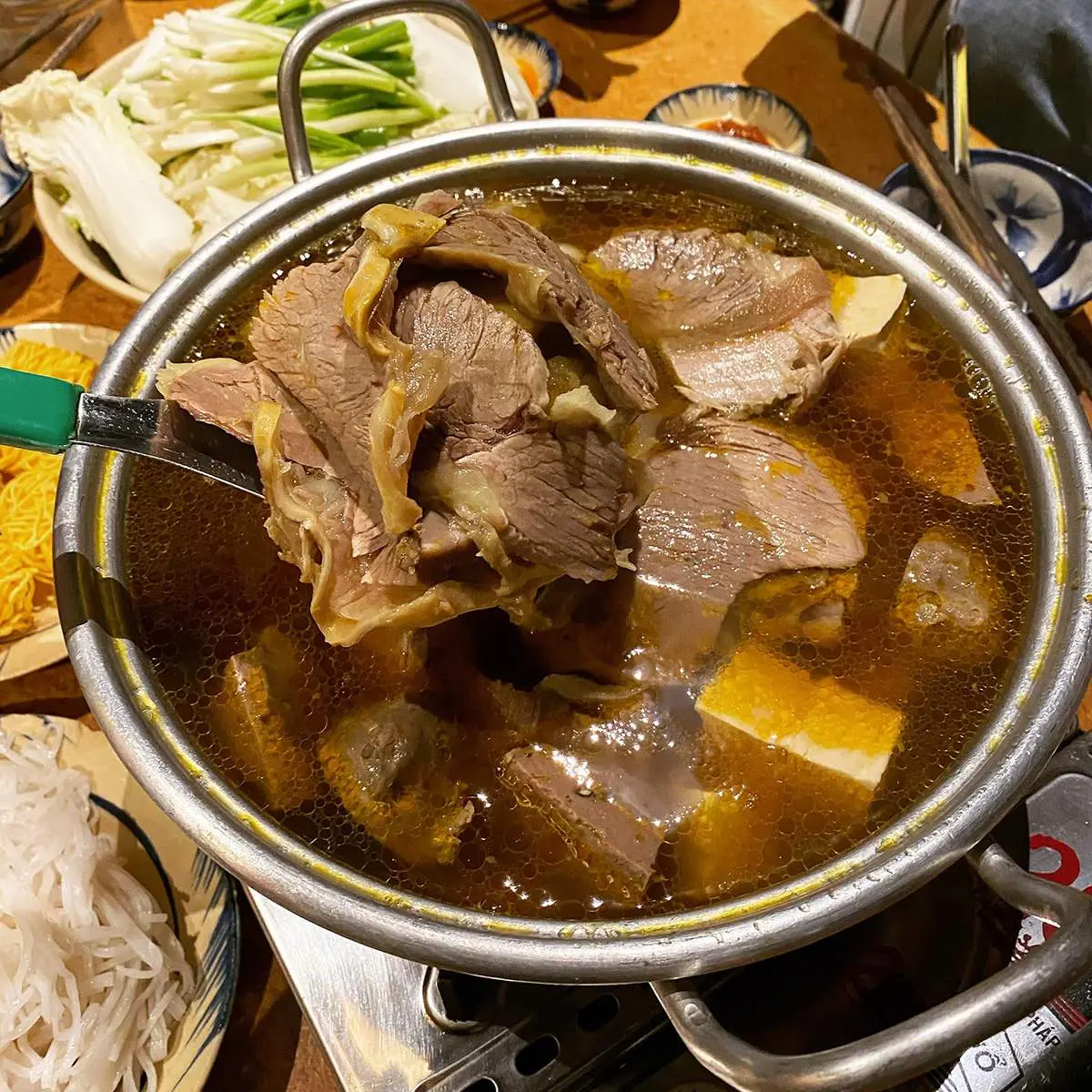 Bỏ t&uacute;i ngay Top qu&aacute;n lẩu b&ograve; ngon Cần Thơ hấp dẫn nhất 6
