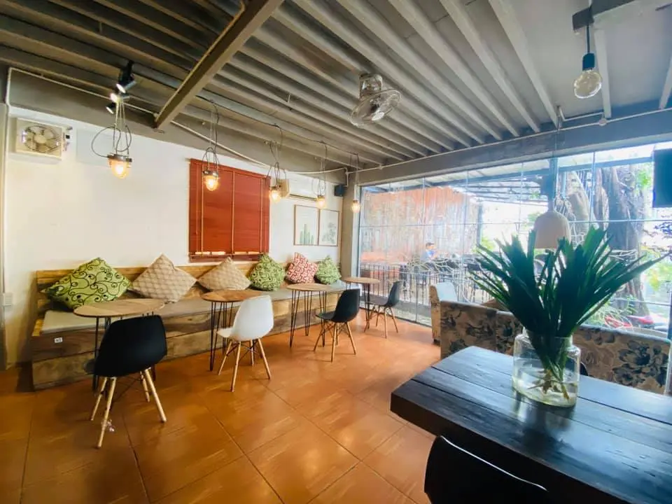 Cuối tuần chill c&ugrave;ng &acirc;m nhạc tại EMPI Coffee House Cần Thơ 12