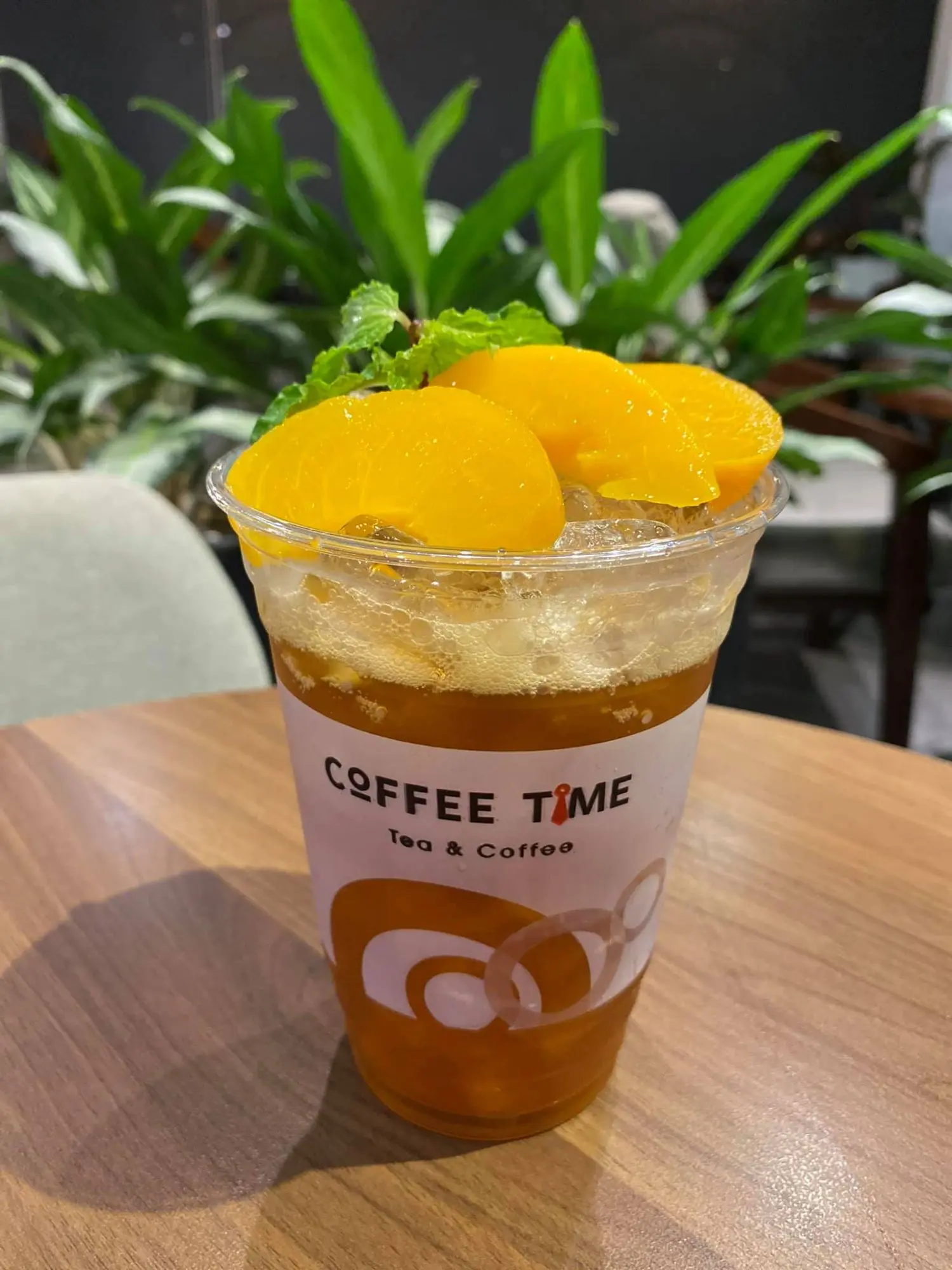 Đến Coffee Time đắm m&igrave;nh trong g&oacute;c nhỏ b&igrave;nh y&ecirc;n giữa l&ograve;ng T&acirc;y Đ&ocirc; 8