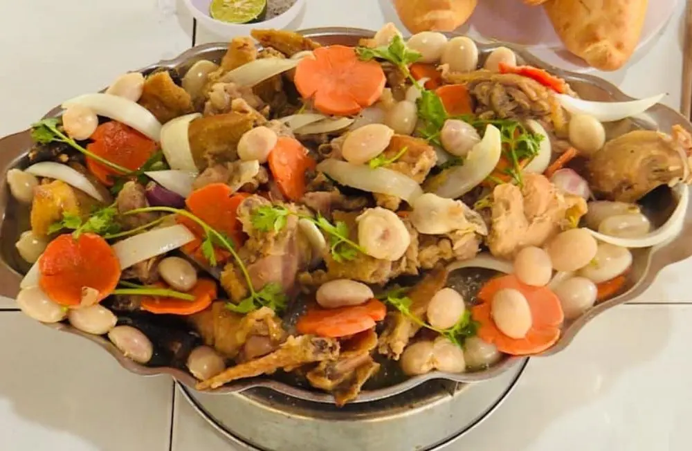 Đến T&acirc;y Đ&ocirc;, thử ngay m&oacute;n ngon G&agrave; um d&acirc;u Hạ Ch&acirc;u lạ miệng 7