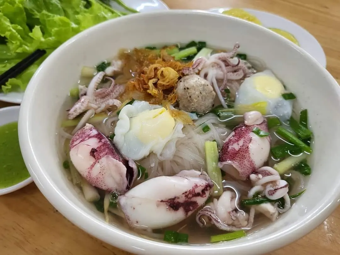 H&eacute; lộ qu&aacute;n Hủ tiếu mực Ph&uacute;c ăn l&agrave; ghiền ở Cần Thơ 11