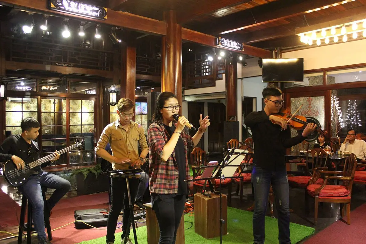 Kh&aacute;m ph&aacute; Nh&agrave; Gỗ Cafe, Wood House Coffee Cần Thơ 11