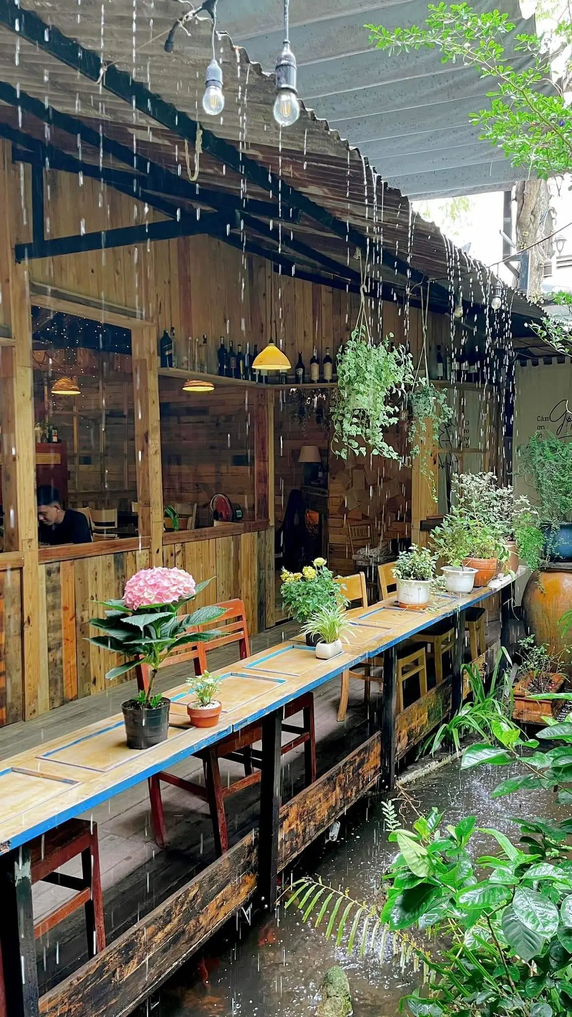 M&ecirc; mẩn Tiệm C&agrave; Ph&ecirc; Khoảnh Khắc d&agrave;nh cho những kẻ mộng mơ ở Cần Thơ 5