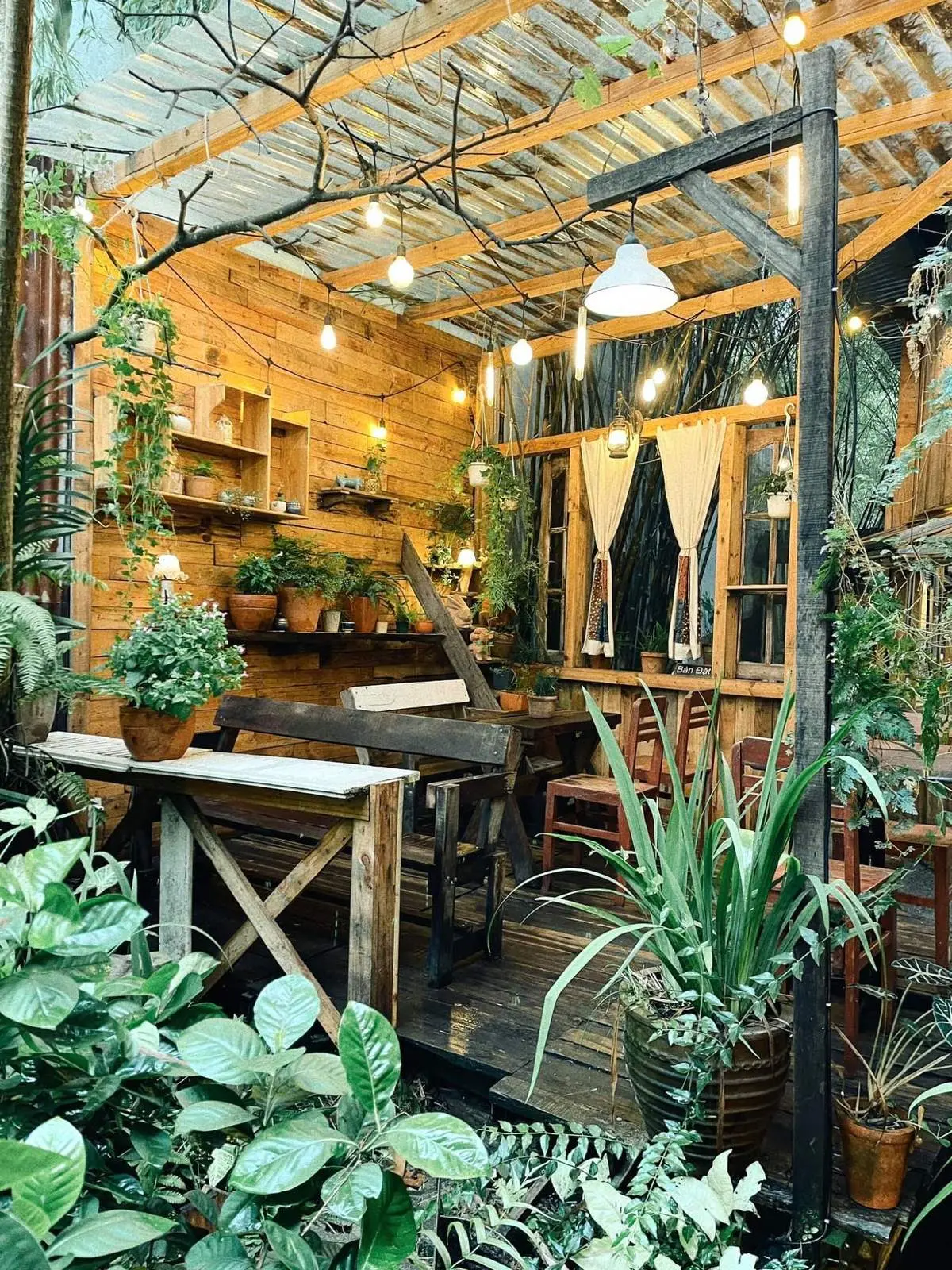 M&ecirc; mẩn Tiệm C&agrave; Ph&ecirc; Khoảnh Khắc d&agrave;nh cho những kẻ mộng mơ ở Cần Thơ 6