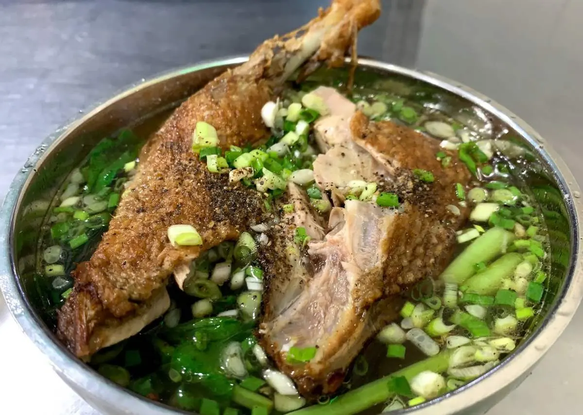 Muốn ăn m&igrave; vịt tiềm, đến ngay Qu&aacute;n m&igrave; Hậu Ph&aacute;t Cần Thơ 2