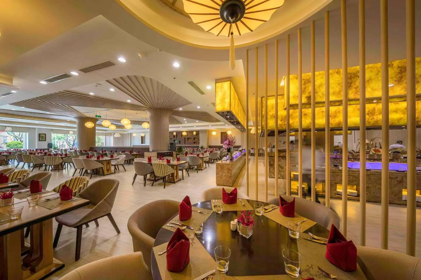 Nh&agrave; h&agrave;ng Vinpearl Cần Thơ sang chảnh khiến d&acirc;n t&igrave;nh m&ecirc; như điếu đổ 3