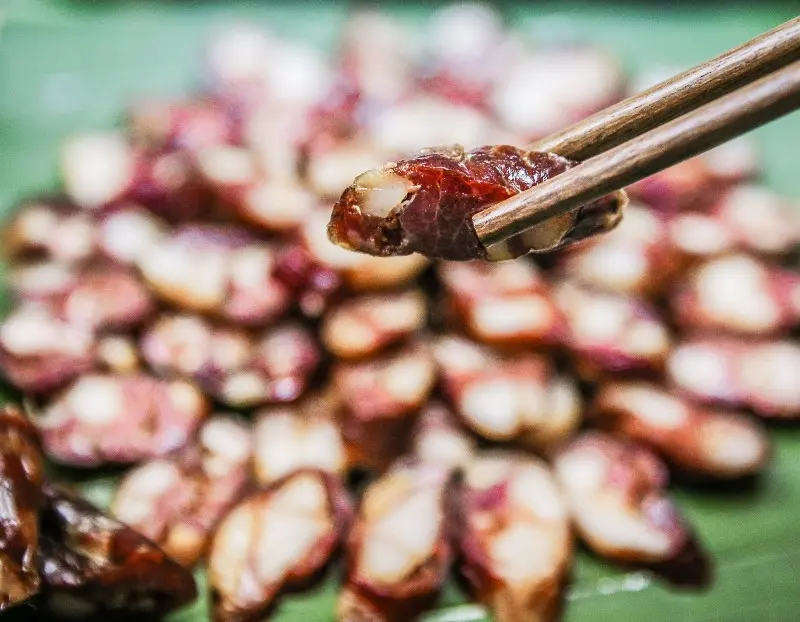 Ph&aacute; đảo thi&ecirc;n đường Ăn vặt bến Ninh Kiều nức tiếng ở Cần Thơ 4