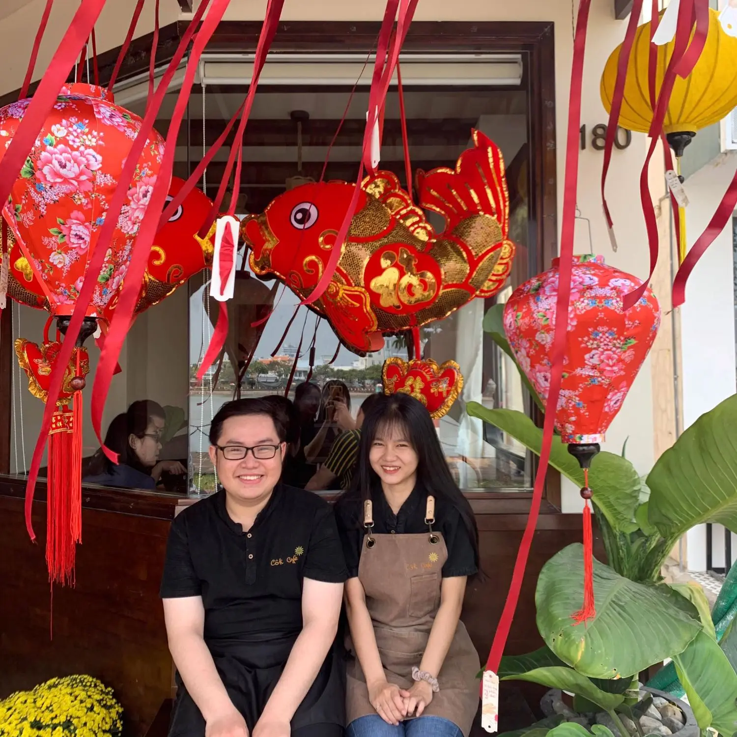 Ph&aacute;t hiện qu&aacute;n C&ocirc;ti Cafe Cần Thơ học b&agrave;i h&agrave;ng giờ cũng kh&ocirc;ng thấy ch&aacute;n 12
