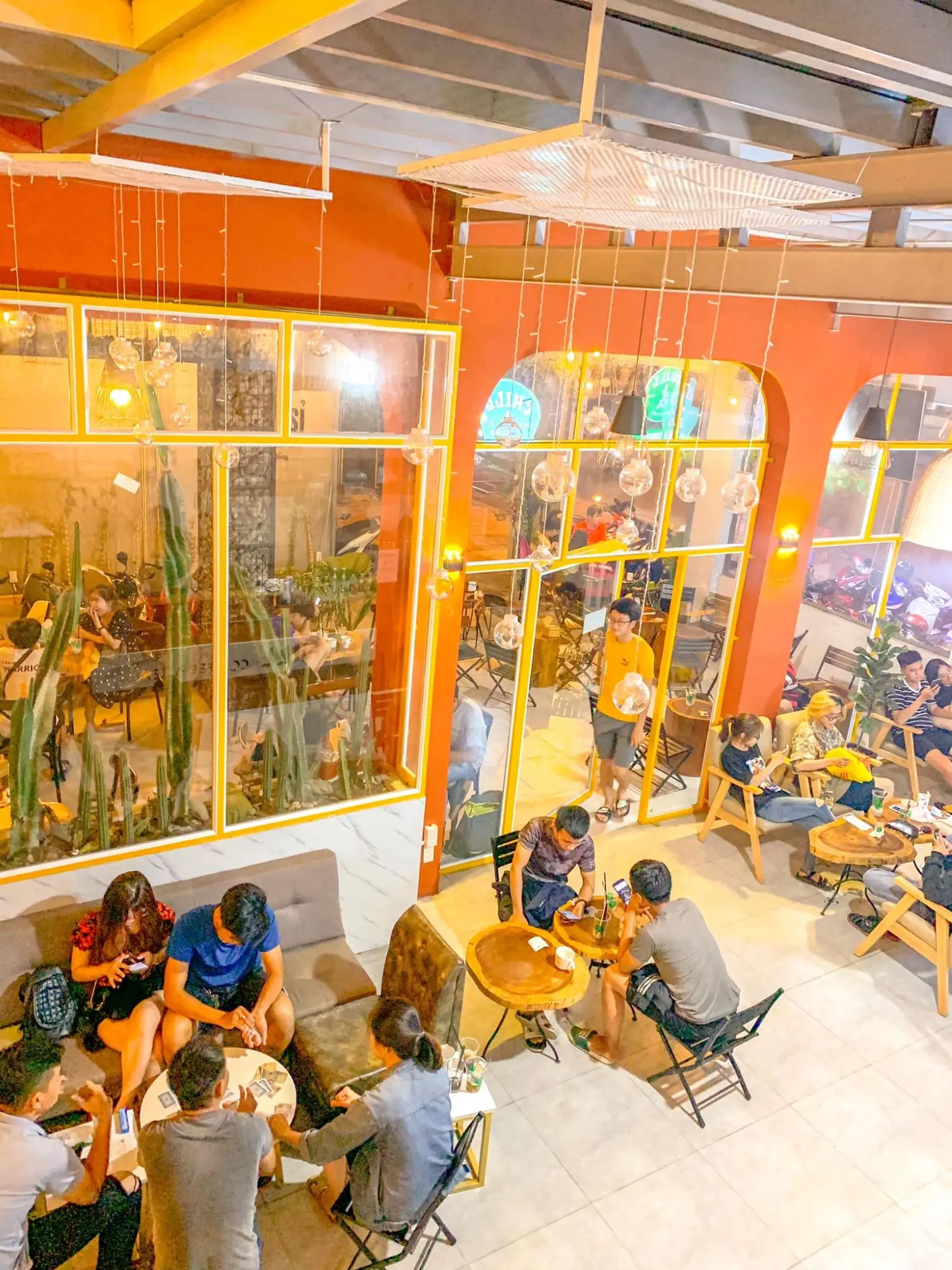 Set k&egrave;o hẹn h&ograve; ở Chill By Coffee Cần Thơ với concept đậm chất sa mạc 4