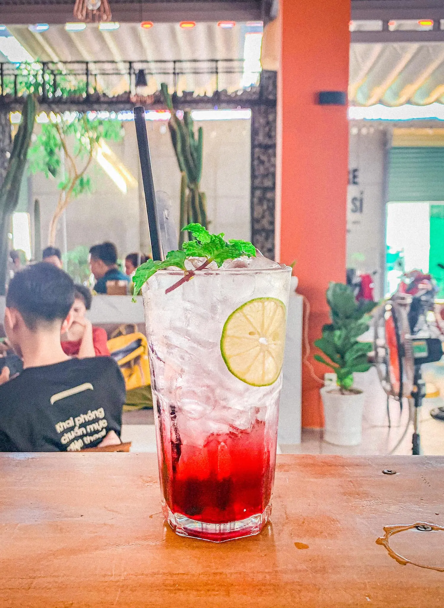 Set k&egrave;o hẹn h&ograve; ở Chill By Coffee Cần Thơ với concept đậm chất sa mạc 15