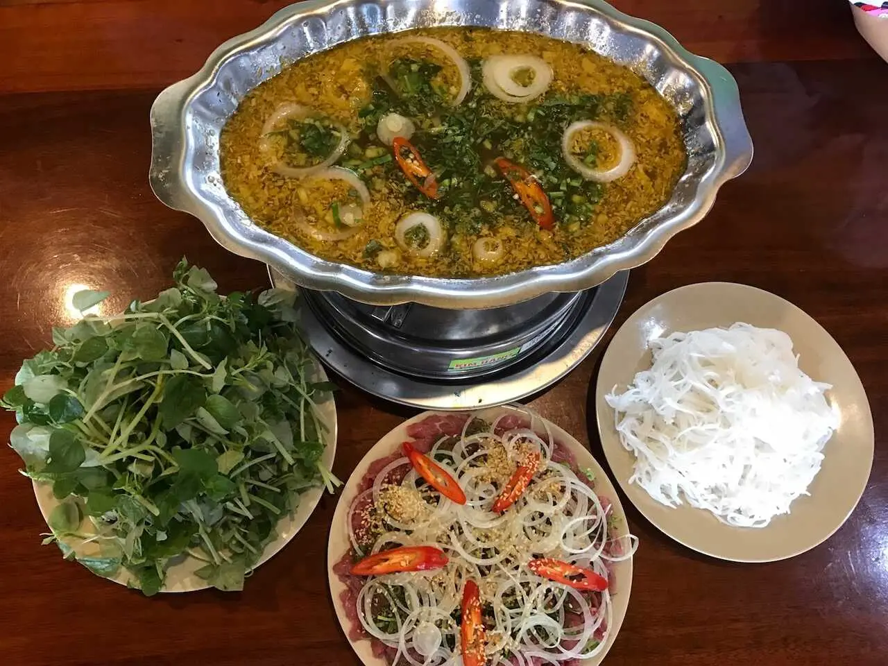 Team nghiện thịt vịt nhất định phải gh&eacute; đến Vịt xi&ecirc;m Hương L&uacute;a Cần Thơ 9