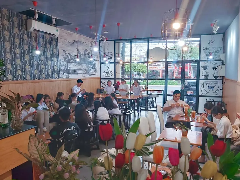 Thong thả chạy deadline trong kh&ocirc;ng gian y&ecirc;n tĩnh tại Aurora Coffee Cần Thơ 3