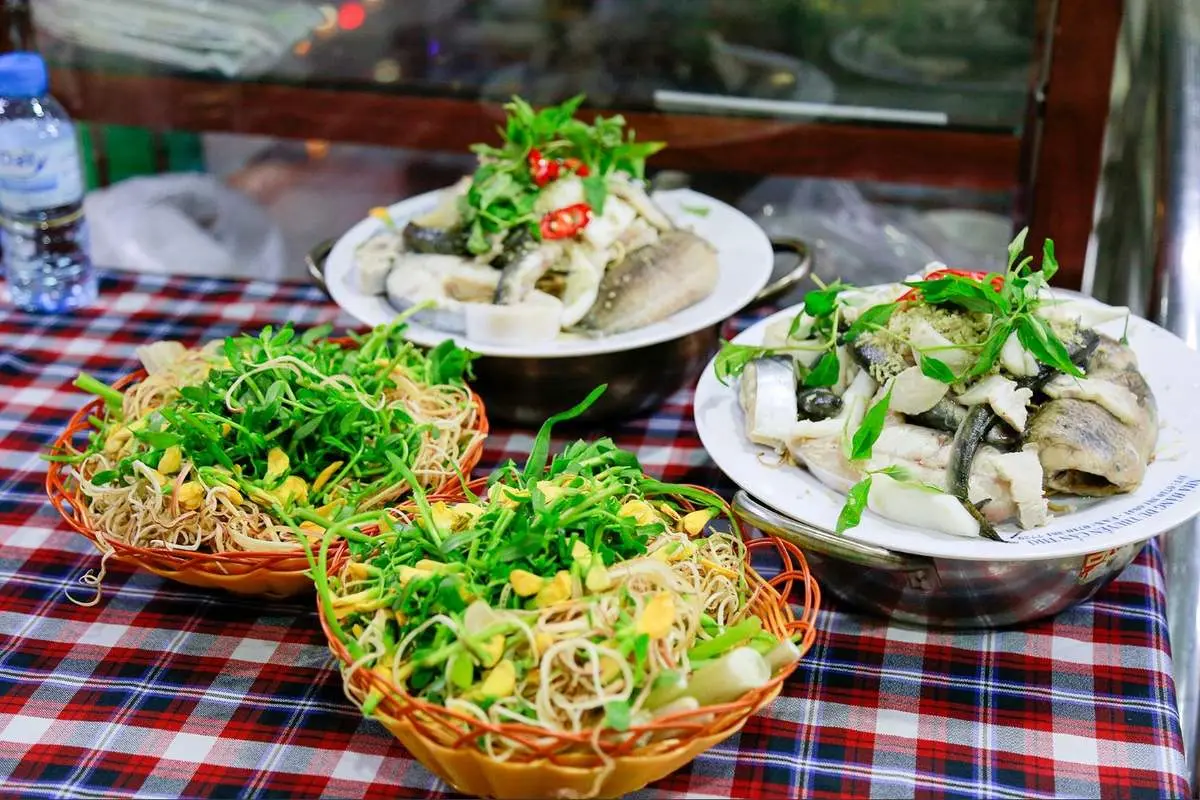 Thưởng thức ẩm thực đẳng cấp trên du thuyền Cần Thơ 10