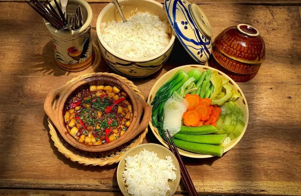 Top địa chỉ b&aacute;n cơm ch&aacute;y kho quẹt Cần Thơ được y&ecirc;u th&iacute;ch nhất 4