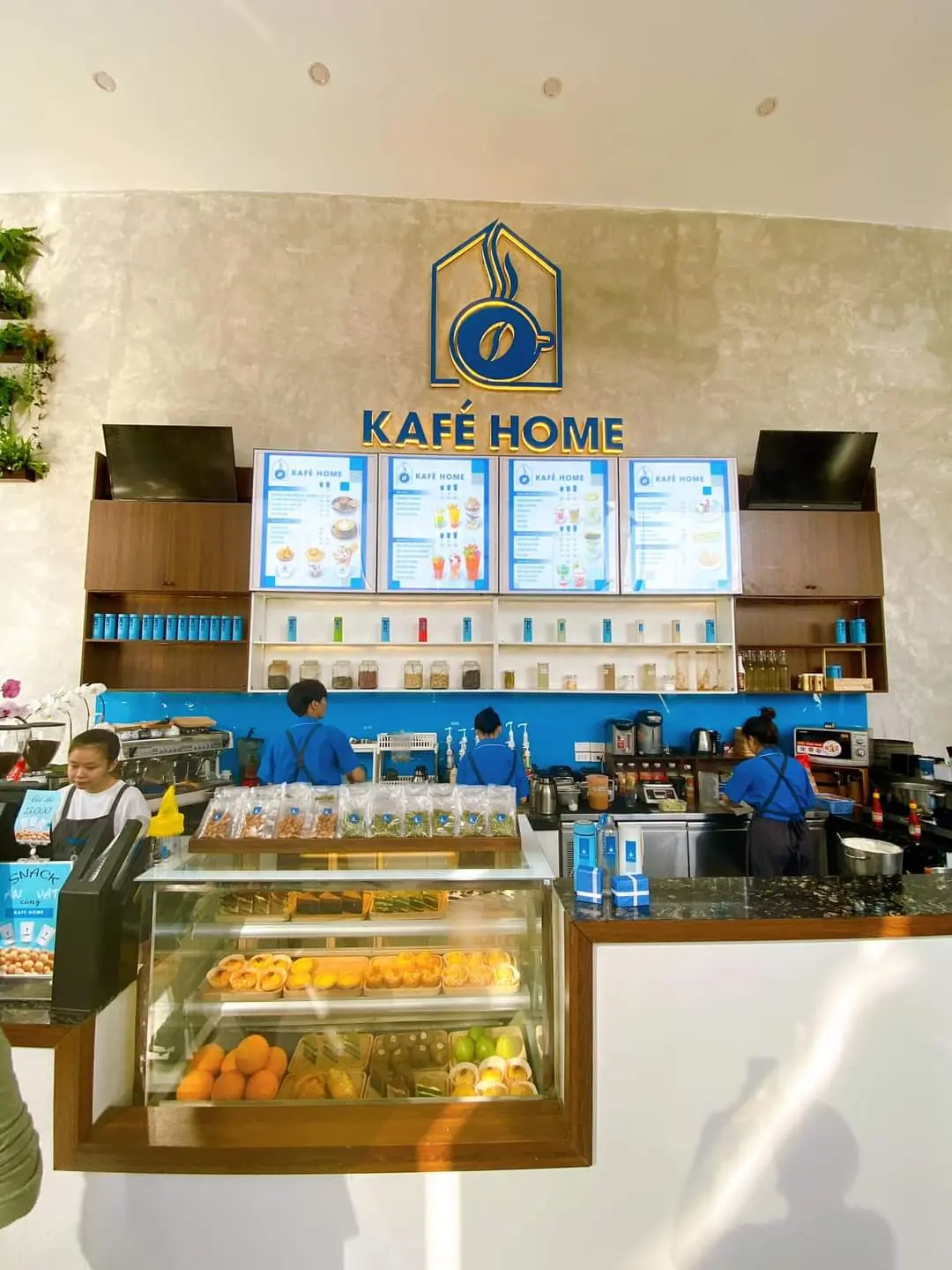 Tr&agrave;n đầy năng lượng với kh&ocirc;ng gian đặc sắc, ấn tượng tại Kaf&eacute; Home 7