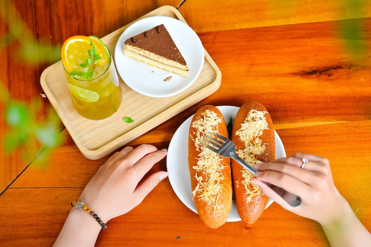 Tr&agrave;n đầy năng lượng với kh&ocirc;ng gian đặc sắc, ấn tượng tại Kaf&eacute; Home 13