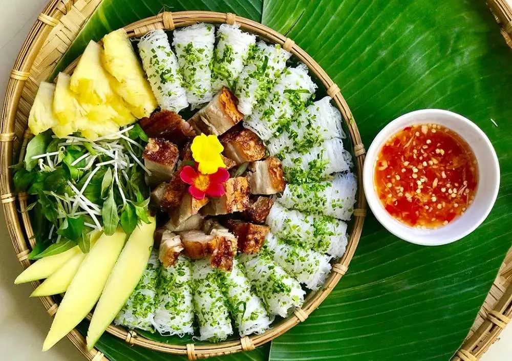 Về xứ gạo trắng, nước trong thưởng thức B&aacute;nh hỏi heo quay Phong Điền 3