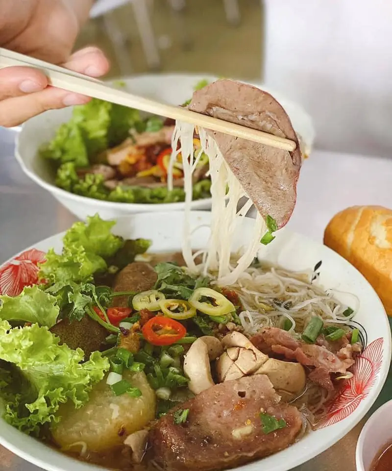 Viễn Lạc Qu&aacute;n, địa điểm ăn s&aacute;ng quen thuộc của người d&acirc;n xứ T&acirc;y Đ&ocirc; 5
