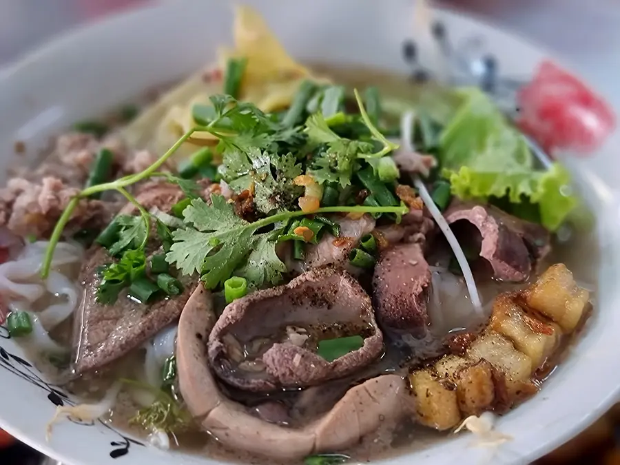Viễn Lạc Qu&aacute;n, địa điểm ăn s&aacute;ng quen thuộc của người d&acirc;n xứ T&acirc;y Đ&ocirc; 4