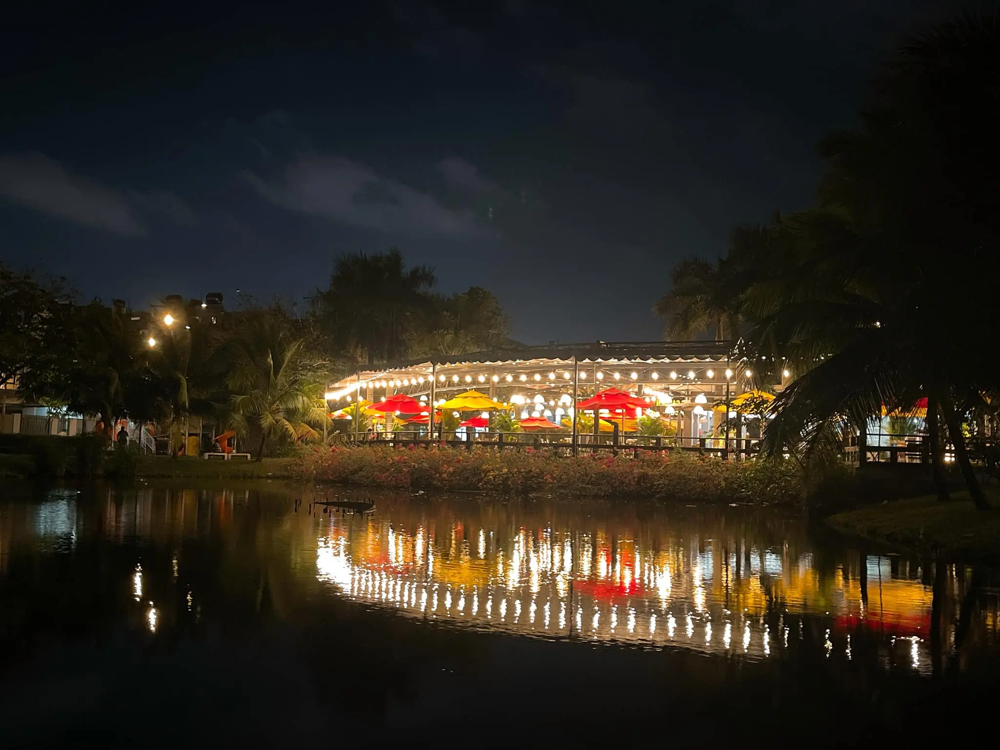 Cuối tuần nhớ ghé quán Cafe Nam Long Garden Cần Thơ có view hồ thơ mộng