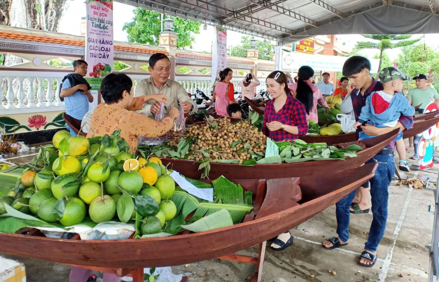 Tưng bừng Lễ hội tr&aacute;i c&acirc;y T&acirc;n Lộc chỉ c&oacute; tại miền T&acirc;y 3