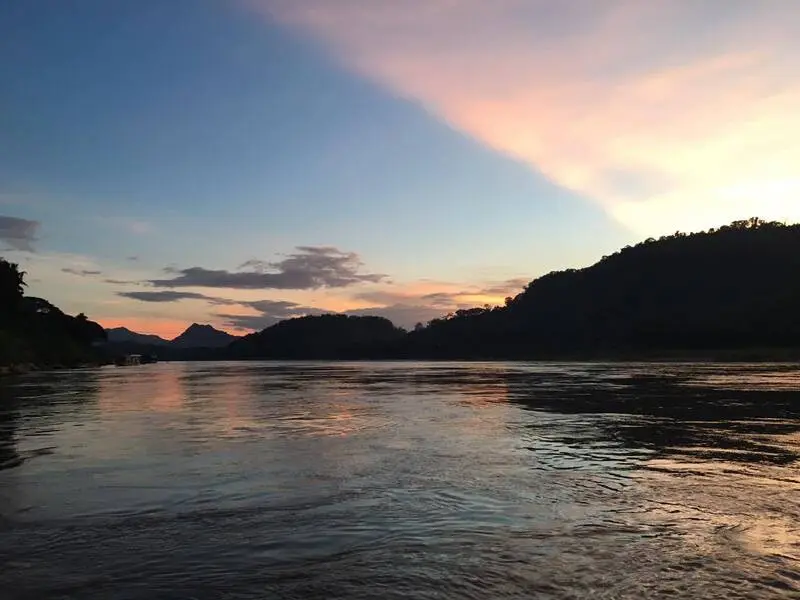Ngắm ho&agrave;ng h&ocirc;n tr&ecirc;n s&ocirc;ng Mekong v&agrave; thưởng ngoạn cảnh sắc rực rỡ 3